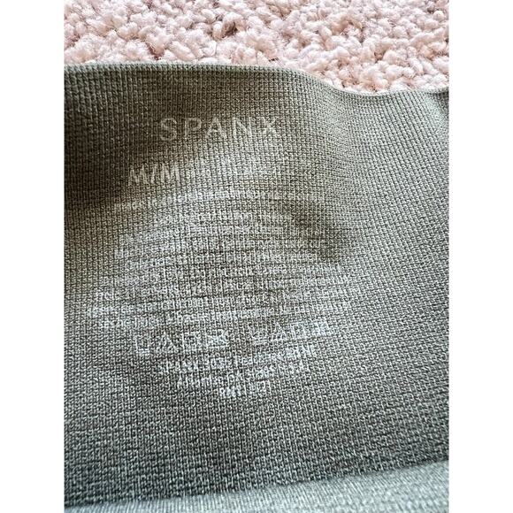 SPANX Womens Leggings Size M Cropped Look at Me Now Seamless Green Camo Slimming - Picture 8 of 11